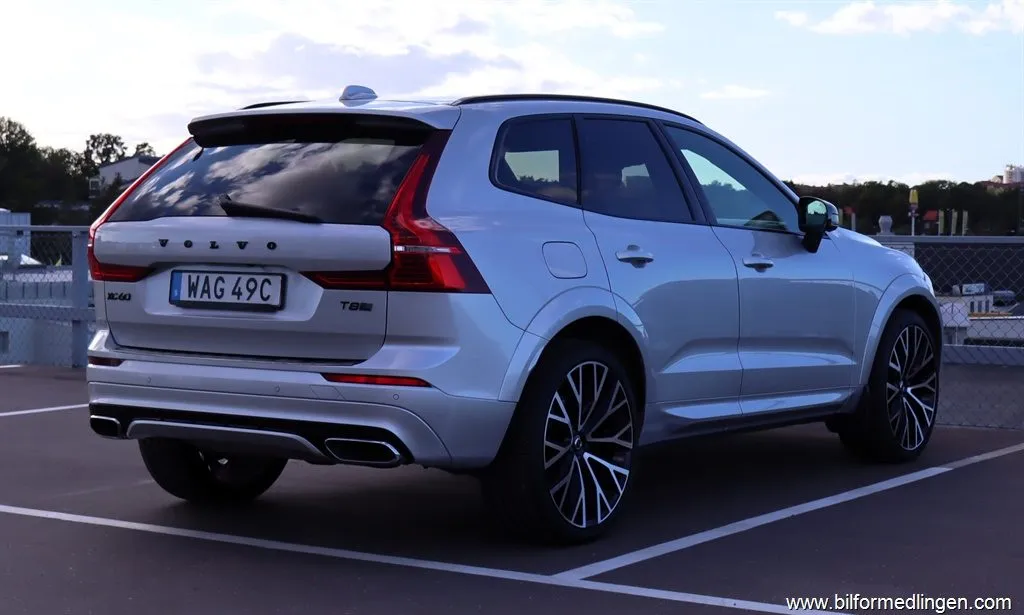 Volvo XC60 T8 R Design Panorama Head-Up S/V-hjul, bild 3 av 12