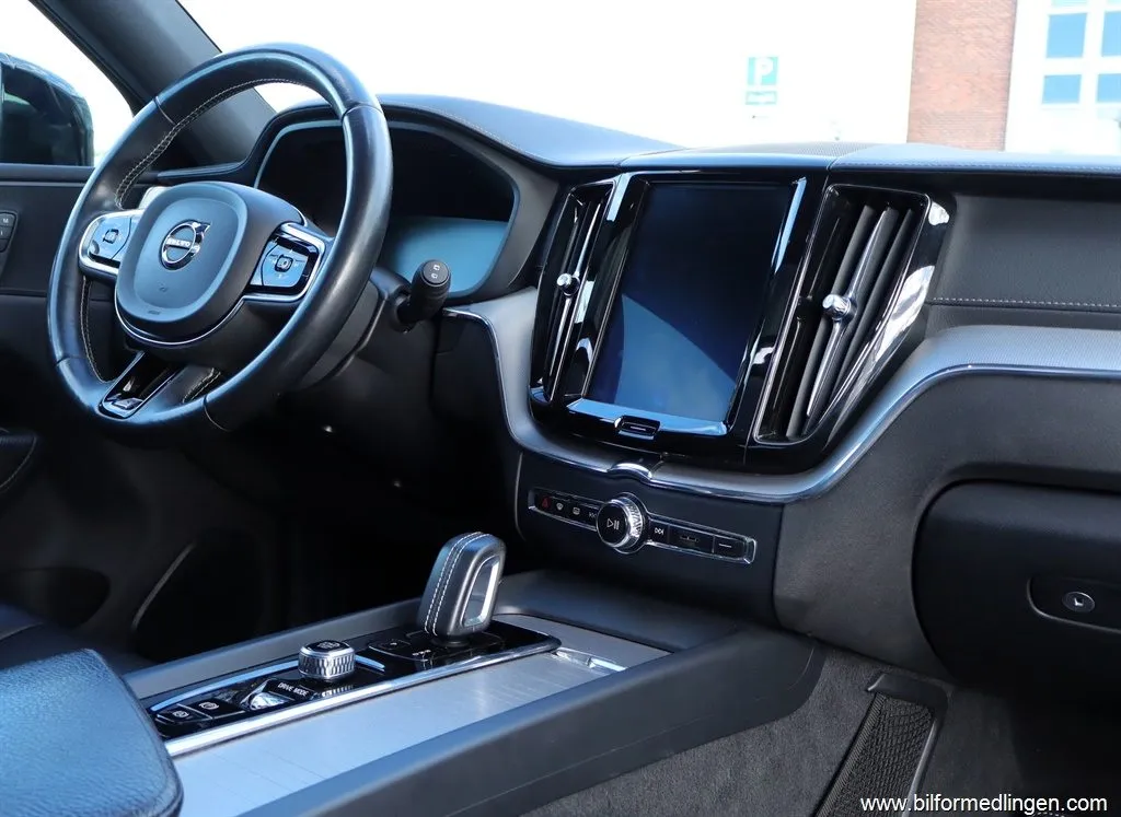 Volvo XC60 T8 R Design Panorama Head-Up S/V-hjul, bild 9 av 12