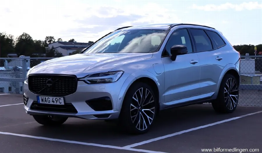 Volvo XC60 T8 R Design Panorama Head-Up S/V-hjul, bild 2 av 12