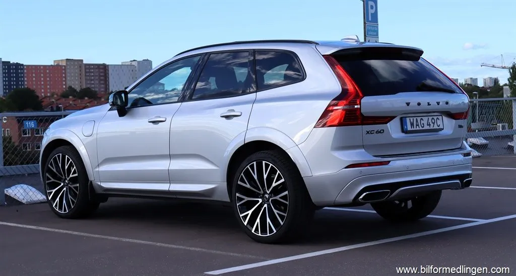 Volvo XC60 T8 R Design Panorama Head-Up S/V-hjul, bild 4 av 12