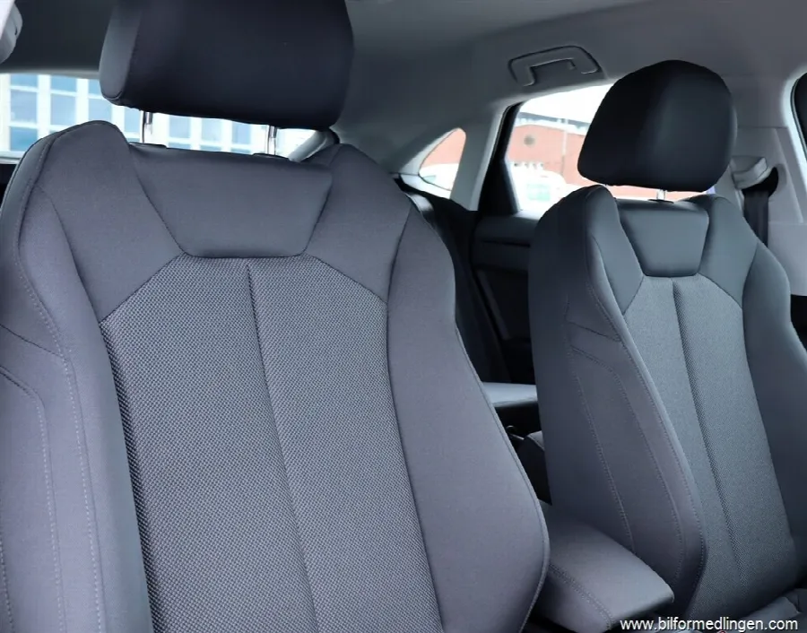 Audi Q3 Sportback 35 TFSI S-Tronic S/V-hjul Värmare, bild 6 av 12