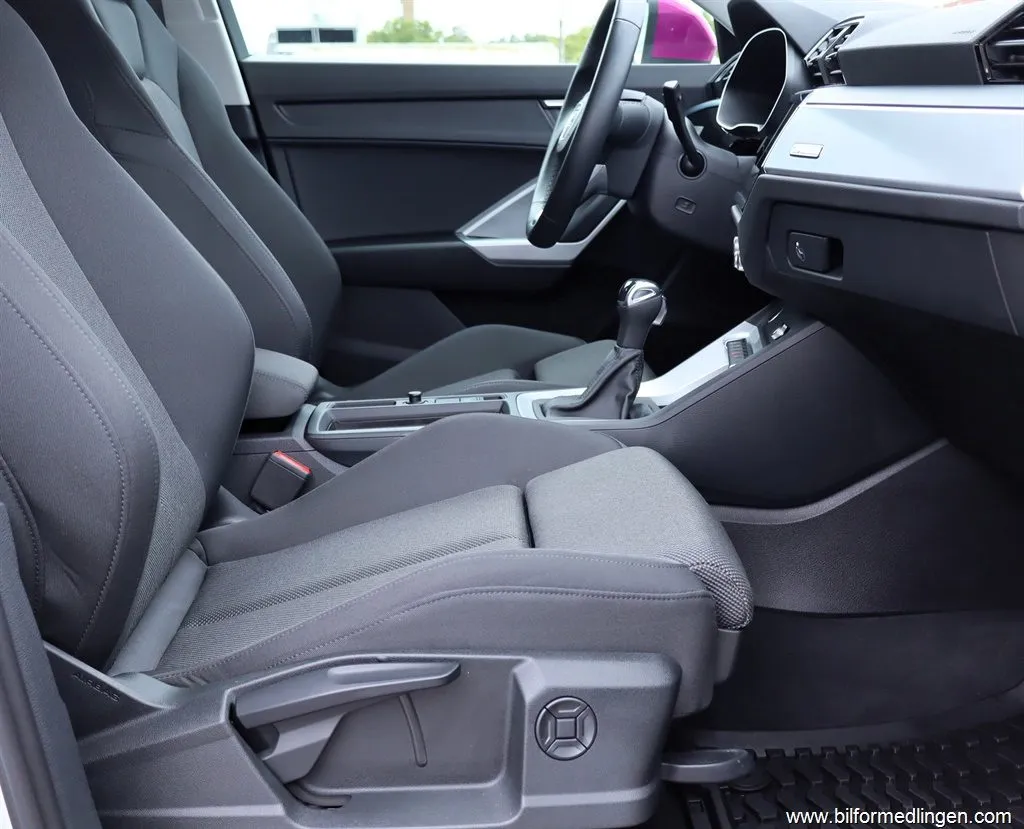 Audi Q3 Sportback 35 TFSI S-Tronic S/V-hjul Värmare, bild 5 av 12