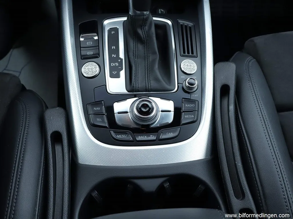 Audi Q5 3.0 TDI V6 quattro 258hk S/V-hjul Drag, bild 10 av 12