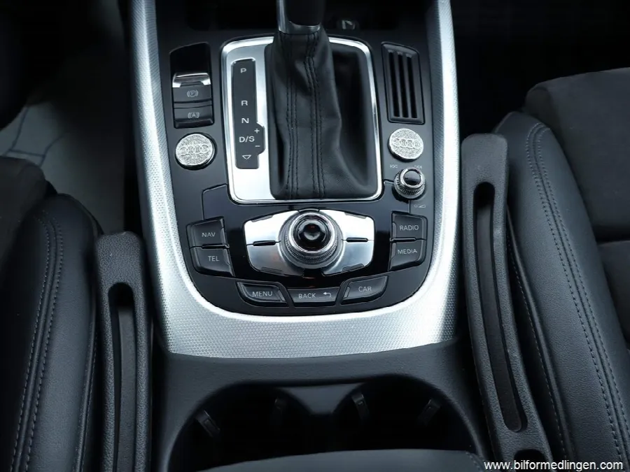 Audi Q5 3.0 TDI V6 quattro 258hk S/V-hjul Drag, bild 10 av 12