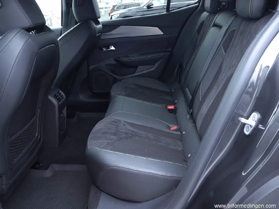 Peugeot 408 1.2 PureTech SUV 131hk GT S/V-hjul 360 Moms, bild 8 av 12