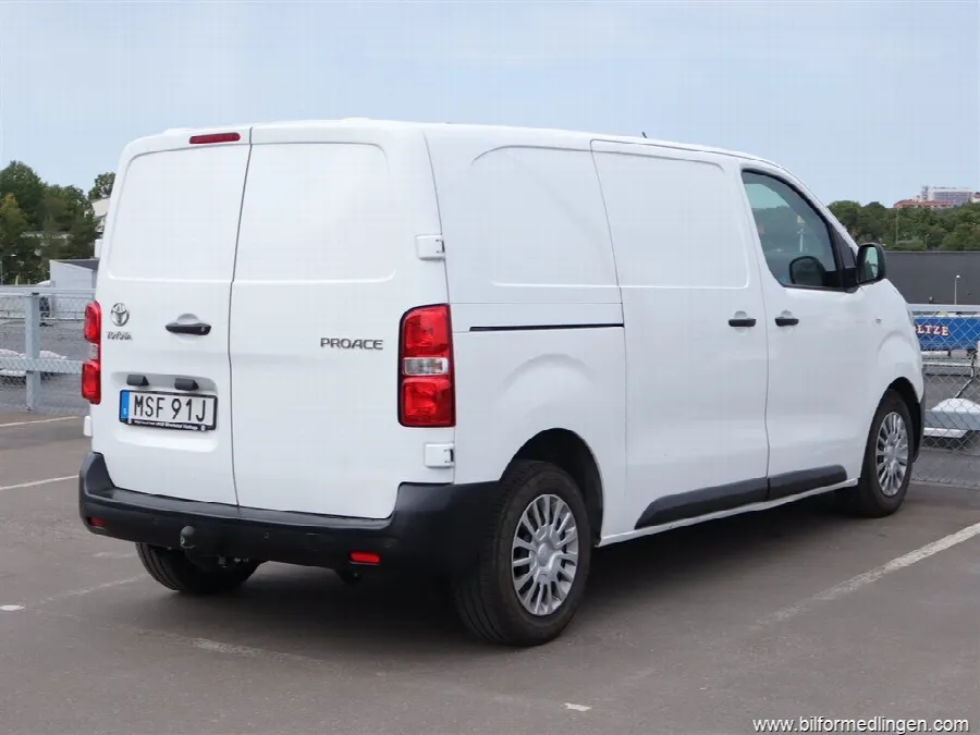 Toyota ProAce 2.0 D-4D Panel Van 122hk S/V-hjul Drag 3-sits, bild 4 av 12