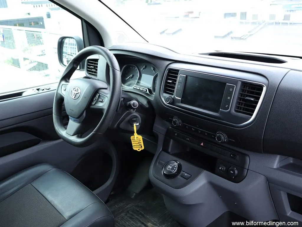 Toyota ProAce 2.0 D-4D Panel Van 122hk S/V-hjul Drag 3-sits, bild 7 av 12
