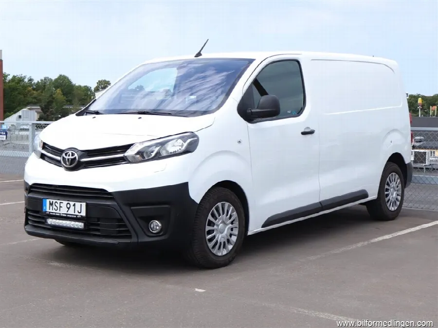 Toyota ProAce 2.0 D-4D Panel Van 122hk S/V-hjul Drag 3-sits, bild 1 av 12