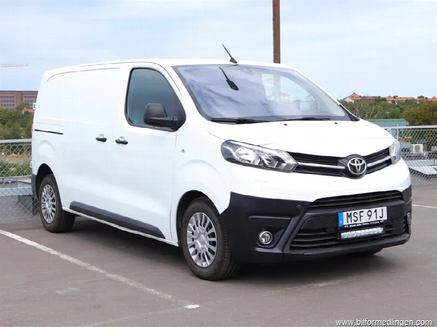 Toyota ProAce 2.0 D-4D Panel Van 122hk S/V-hjul Drag 3-sits, bild 2 av 12