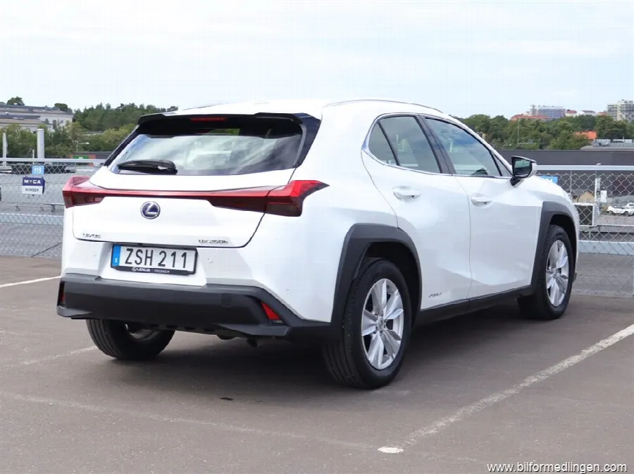 Lexus UX250h CVT Hybrid Rattvärme Comfort, bild 4 av 12