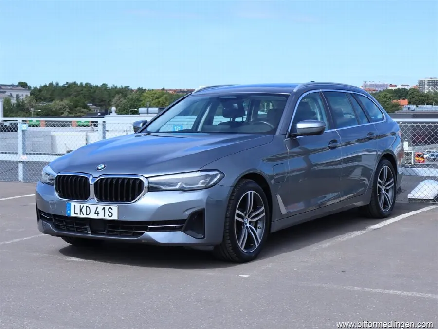 BMW 530 e xDrive Plug-In Hybrid 292hk S/V-Hjul, Pano, bild 1 av 12