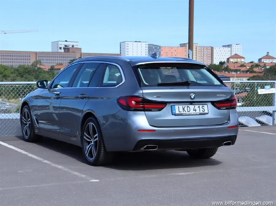 BMW 530 e xDrive Plug-In Hybrid 292hk S/V-Hjul, Pano, bild 3 av 12