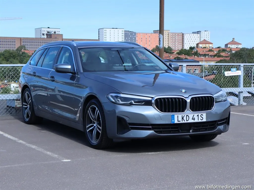 BMW 530 e xDrive Plug-In Hybrid 292hk S/V-Hjul, Pano, bild 2 av 12