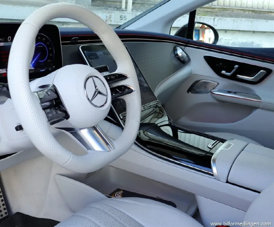 Mercedes-Benz EQE300 300 AMG Panorama Burmester S/V-hjul, bild 10 av 12