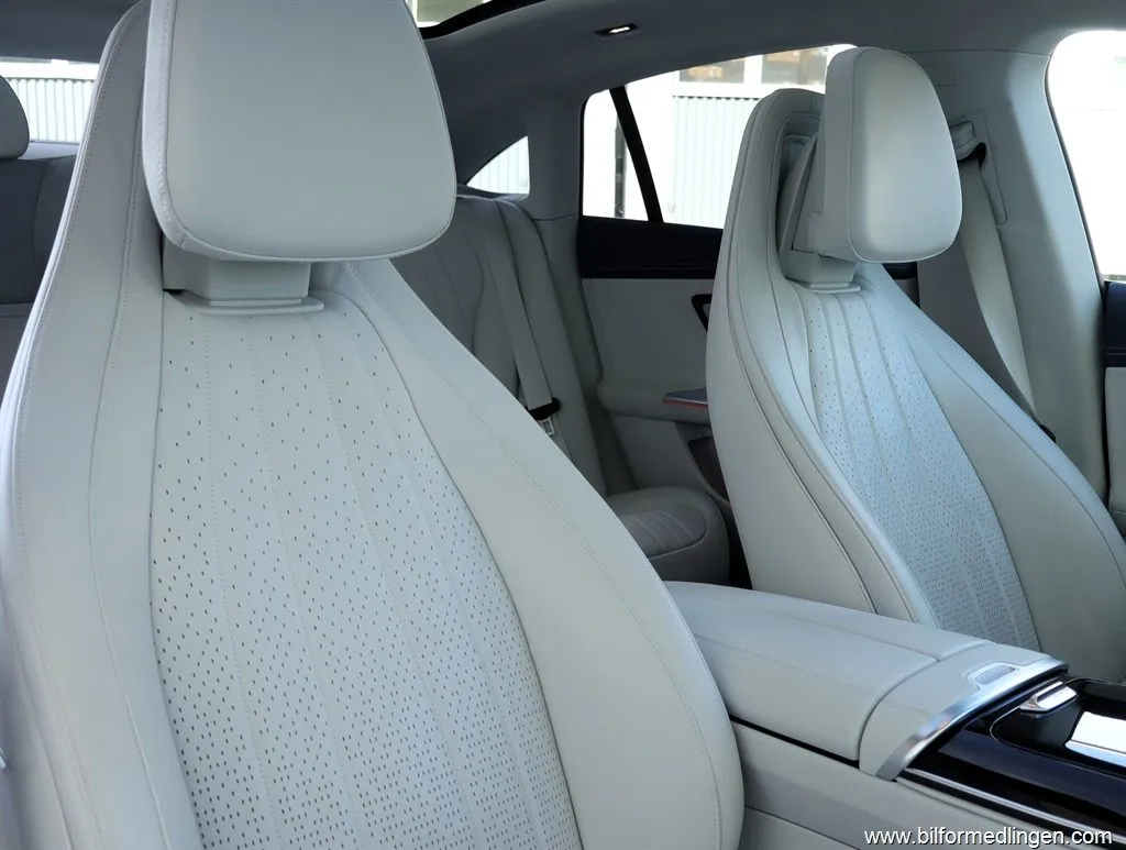 Mercedes-Benz EQE300 300 AMG Panorama Burmester S/V-hjul, bild 6 av 12