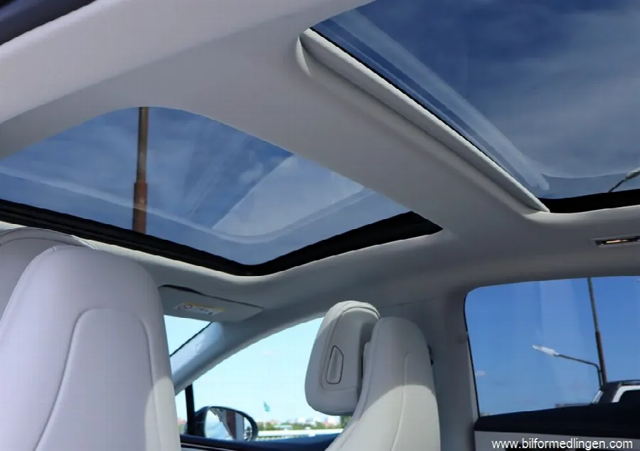 Mercedes-Benz EQE300 300 AMG Panorama Burmester S/V-hjul, bild 8 av 12