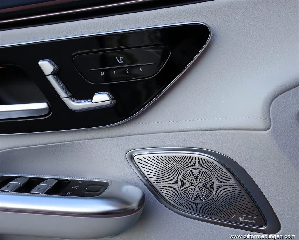 Mercedes-Benz EQE300 300 AMG Panorama Burmester S/V-hjul, bild 11 av 12