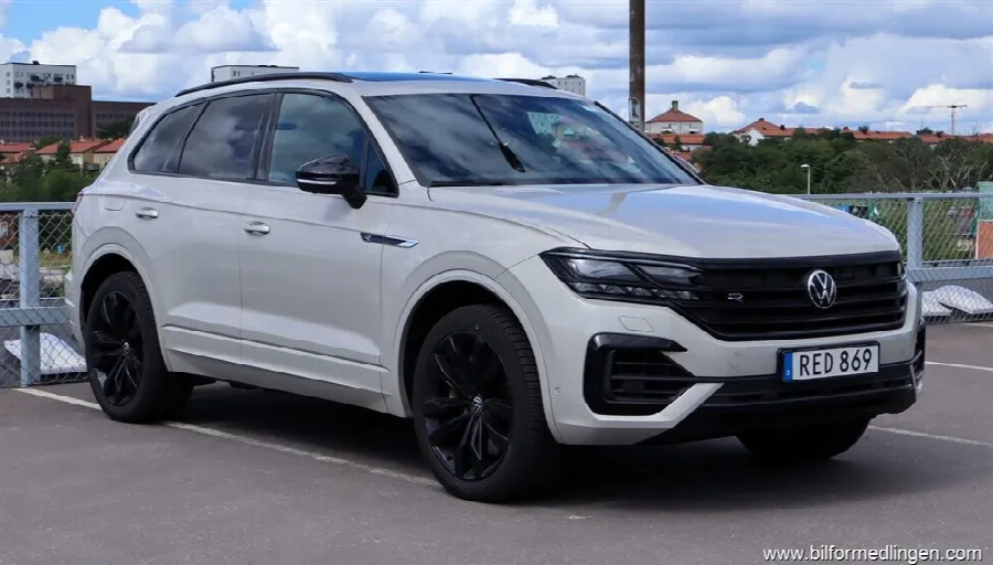 Volkswagen Touareg R e-Hybrid 462hk 4M Pano HeadUp NightVision, bild 1 av 12
