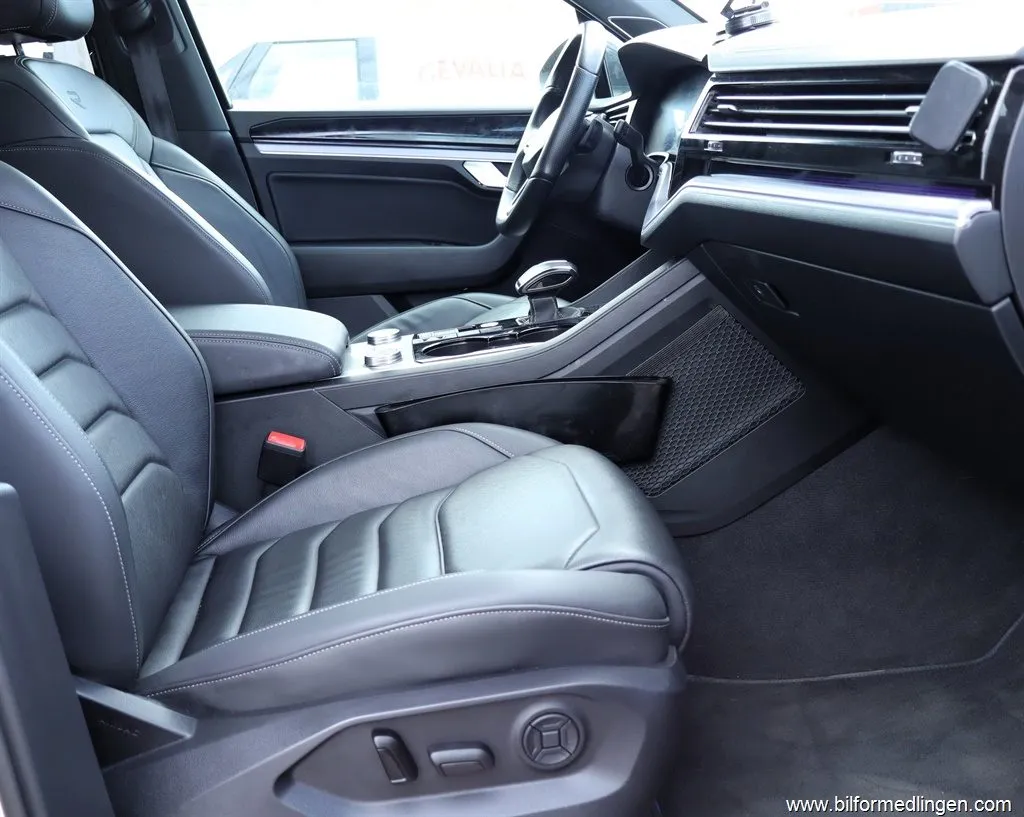 Volkswagen Touareg R e-Hybrid 462hk 4M Pano HeadUp NightVision, bild 6 av 12