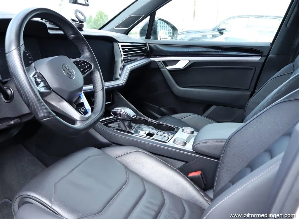 Volkswagen Touareg R e-Hybrid 462hk 4M Pano HeadUp NightVision, bild 8 av 12