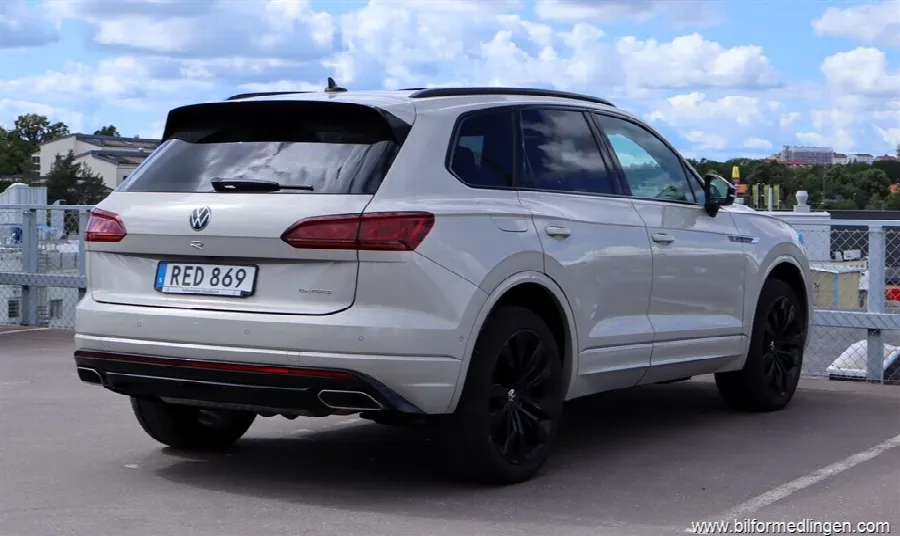 Volkswagen Touareg R e-Hybrid 462hk 4M Pano HeadUp NightVision, bild 4 av 12