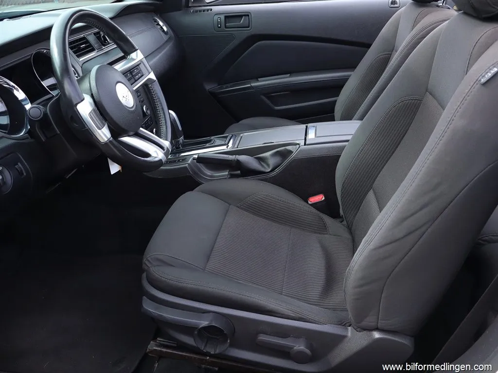 Ford Mustang V6 Cab 305hk, bild 5 av 12
