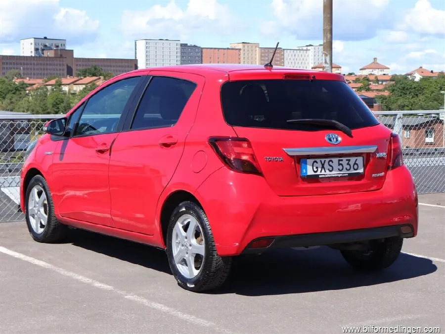 Toyota Yaris YARIS 1.5 VVT-i Hybrid 100hk Kamera, bild 3 av 12