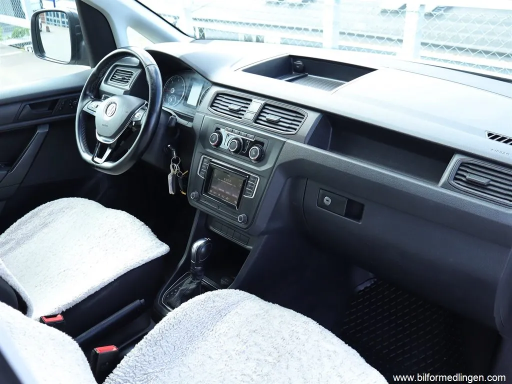 Volkswagen Caddy 1.6 TDI FWD 102hk S/V-hjul Drag Takräcken, bild 6 av 12