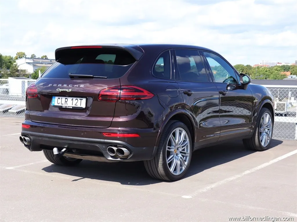 Porsche Cayenne S E-Hybrid 416hk S/V-hjul Pano Bose Drag, bild 3 av 12