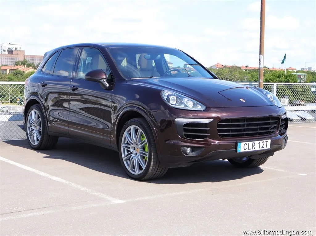Porsche Cayenne S E-Hybrid 416hk S/V-hjul Pano Bose Drag, bild 2 av 12
