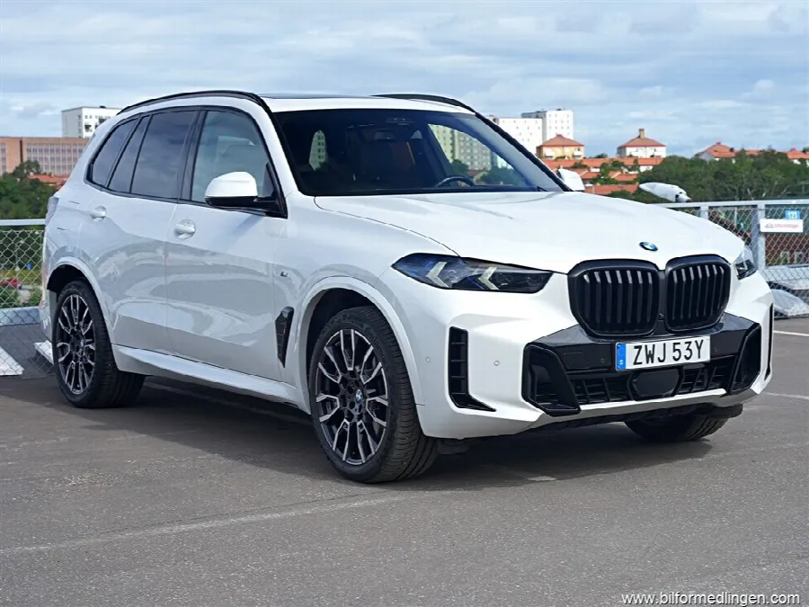 BMW X5 xDrive30d M Sport Innovation Pano Drag Moms, bild 2 av 12