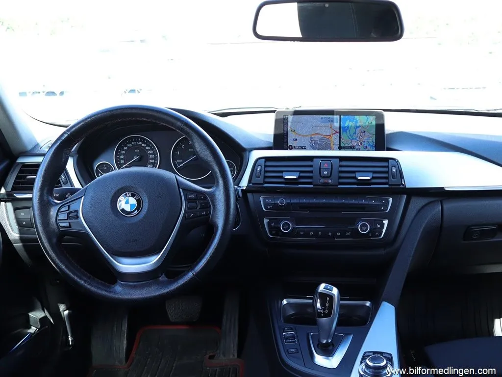 BMW 328 i Touring Sport Line Automat S/V-hjul GPS Drag, bild 6 av 12
