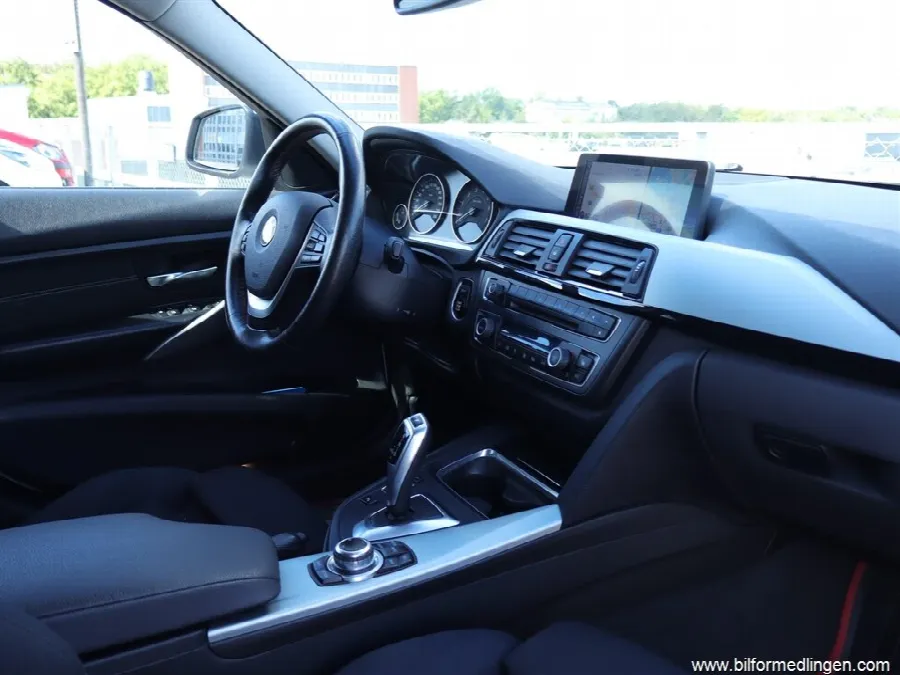 BMW 328 i Touring Sport Line Automat S/V-hjul GPS Drag, bild 7 av 12