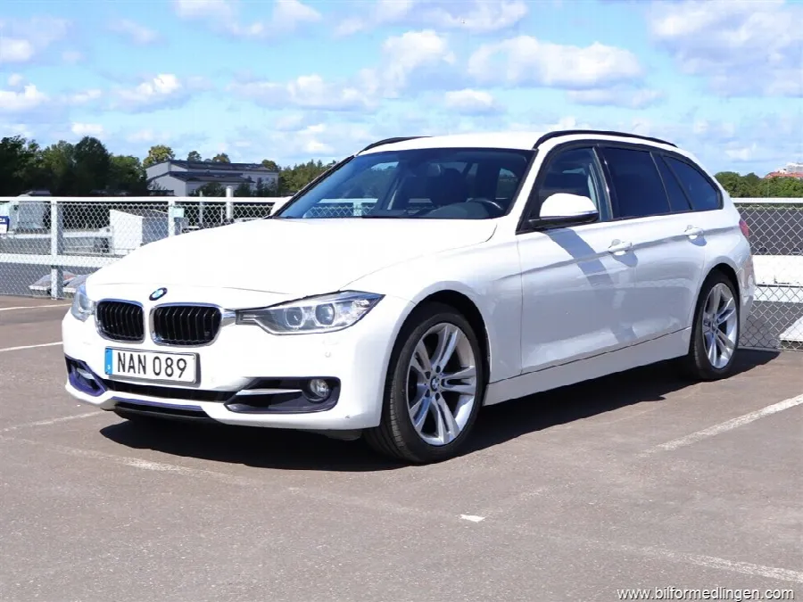 BMW 328 i Touring Sport Line Automat S/V-hjul GPS Drag, bild 2 av 12