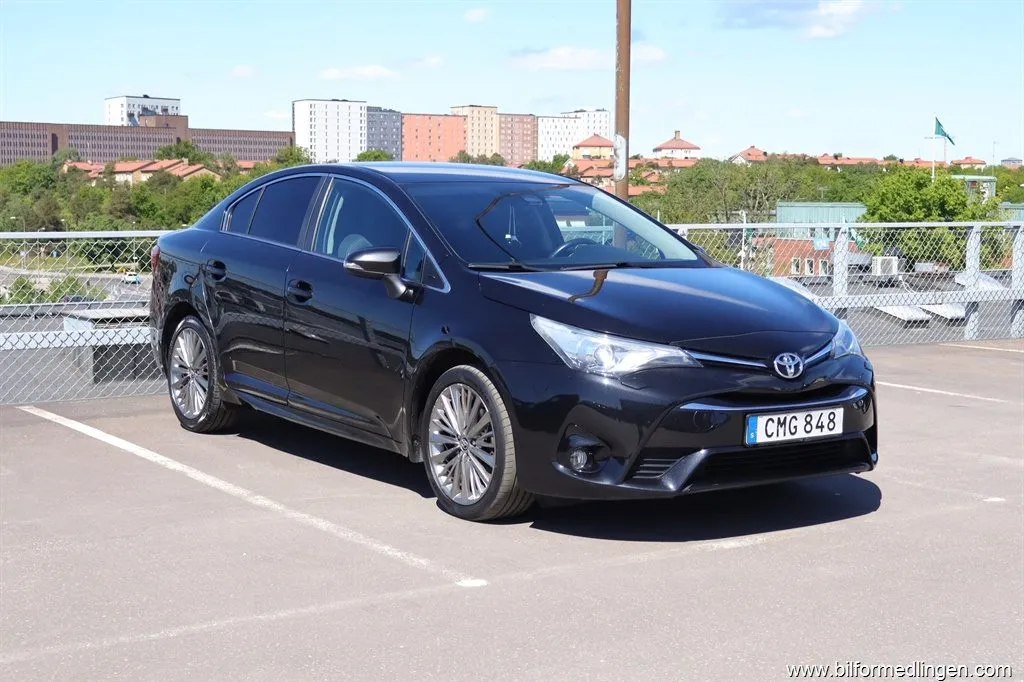 Toyota Avensis 1.8 Sedan 147hk Automat S/V-hjul Svensksåld, bild 2 av 12