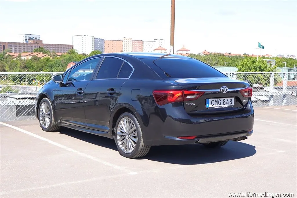 Toyota Avensis 1.8 Sedan 147hk Automat S/V-hjul Svensksåld, bild 4 av 12