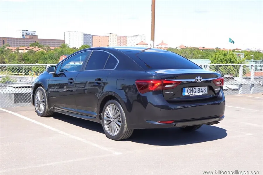 Toyota Avensis 1.8 Sedan 147hk Automat S/V-hjul Svensksåld, bild 4 av 12