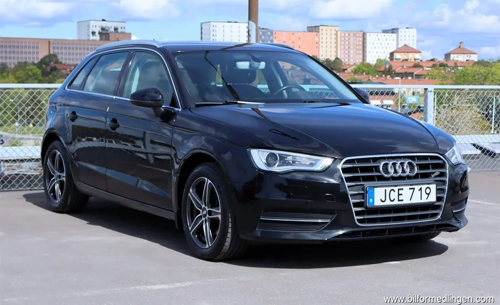 Audi A3 1.4 TFSI FWD 125hk S/V-hjul Sensor bak,, bild 2 av 12