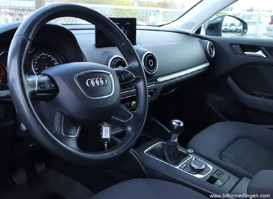 Audi A3 1.4 TFSI FWD 125hk S/V-hjul Sensor bak,, bild 9 av 12