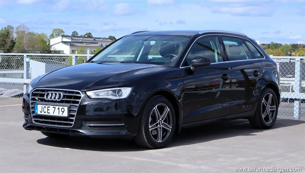Audi A3 1.4 TFSI FWD 125hk S/V-hjul Sensor bak,, bild 1 av 12