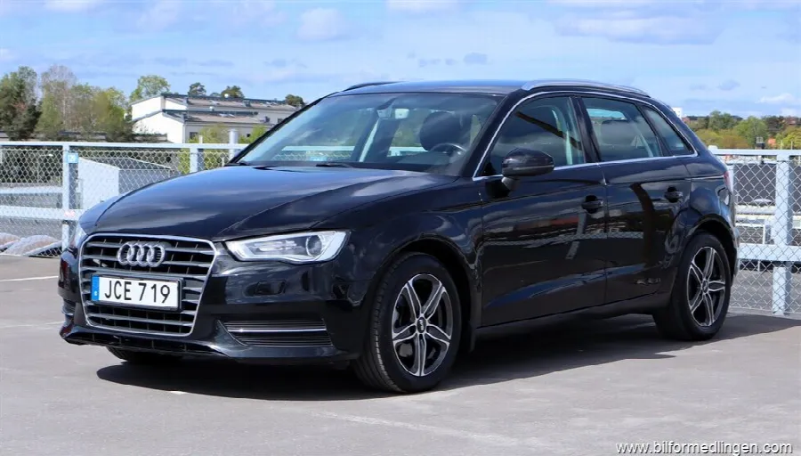 Audi A3 1.4 TFSI FWD 125hk S/V-hjul Sensor bak,, bild 1 av 12