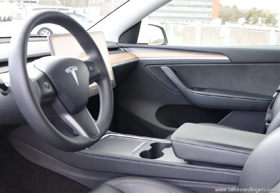 Tesla Model Y AWD Performance 1 ägare, bild 5 av 12