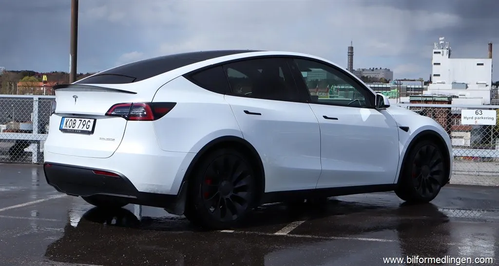 Tesla Model Y AWD Performance 1 ägare, bild 3 av 12