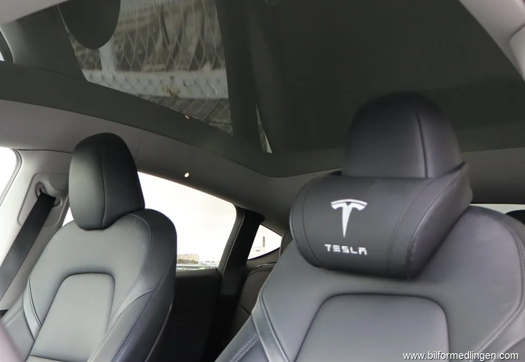Tesla Model Y AWD Performance 1 ägare, bild 6 av 12