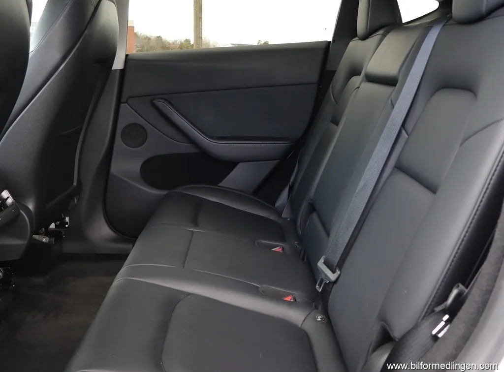 Tesla Model Y AWD Performance 1 ägare, bild 7 av 12