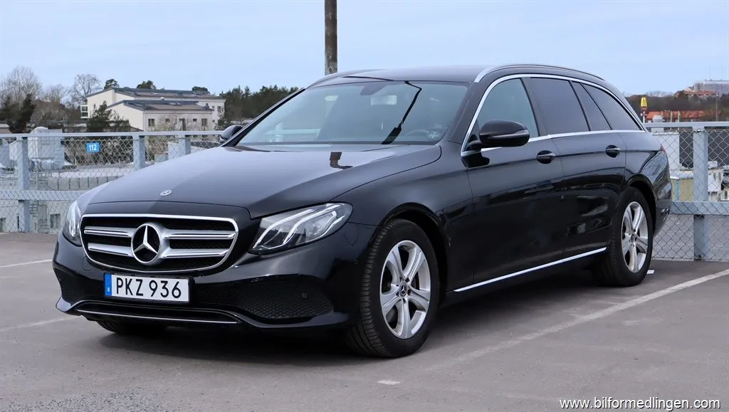 Mercedes-Benz E 220 d 4Matic Avantgarde S/V-hjul GPS, bild 1 av 12