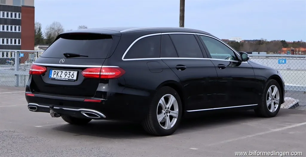 Mercedes-Benz E 220 d 4Matic Avantgarde S/V-hjul GPS, bild 3 av 12