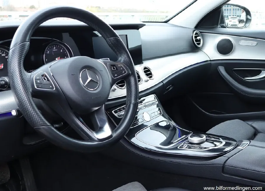 Mercedes-Benz E 220 d 4Matic Avantgarde S/V-hjul GPS, bild 9 av 12