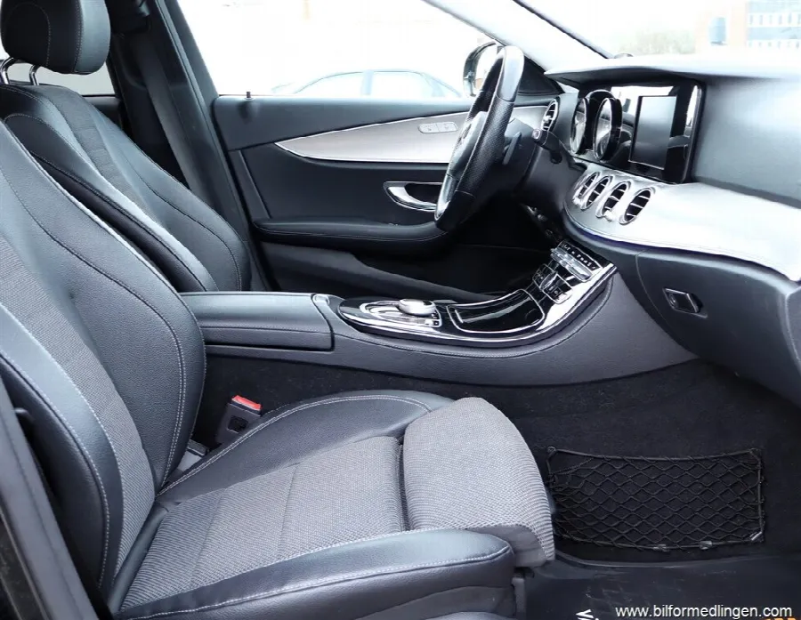 Mercedes-Benz E 220 d 4Matic Avantgarde S/V-hjul GPS, bild 5 av 12
