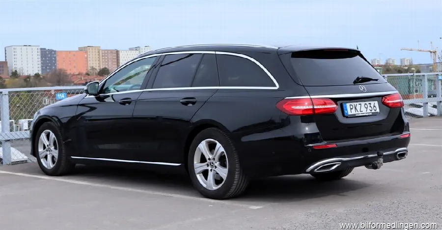 Mercedes-Benz E 220 d 4Matic Avantgarde S/V-hjul GPS, bild 4 av 12